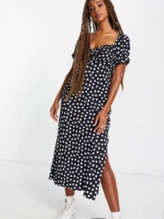 Topshop Dresses & Skirts - Topshop Polka Dot Midi Dress - Black & White Size: 6
